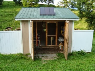 Cool Coops: Solar Powered and Full of Gadgets! | Community Chickens